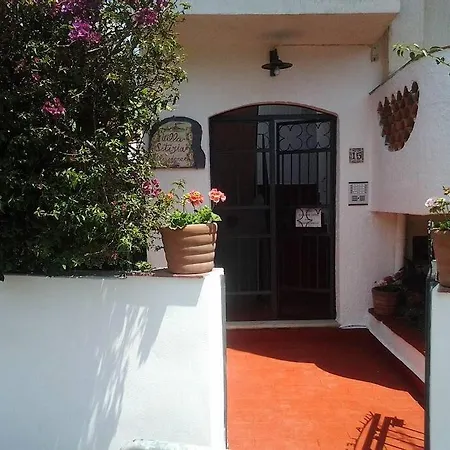 Apartment Apartamento Frente Al Mar Con Jardin