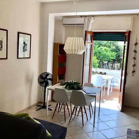 Apartamento Frente Al Mar Con Jardin Apartment *