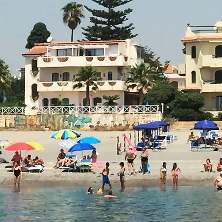 Apartamento Frente Al Mar Con Jardin Apartment